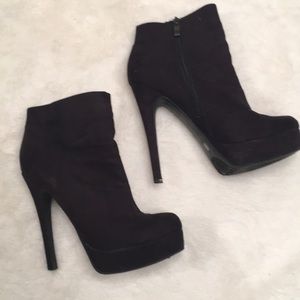 Chinese Laundry platform ankle bootie